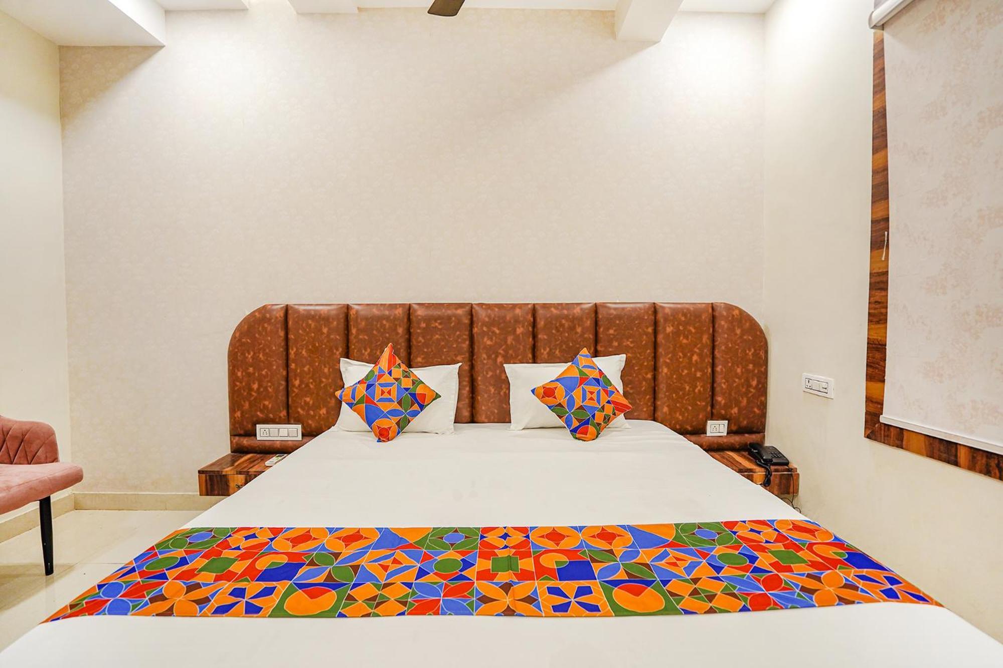 Fabhotel Ts Inn Faithfulganj ภายนอก รูปภาพ
