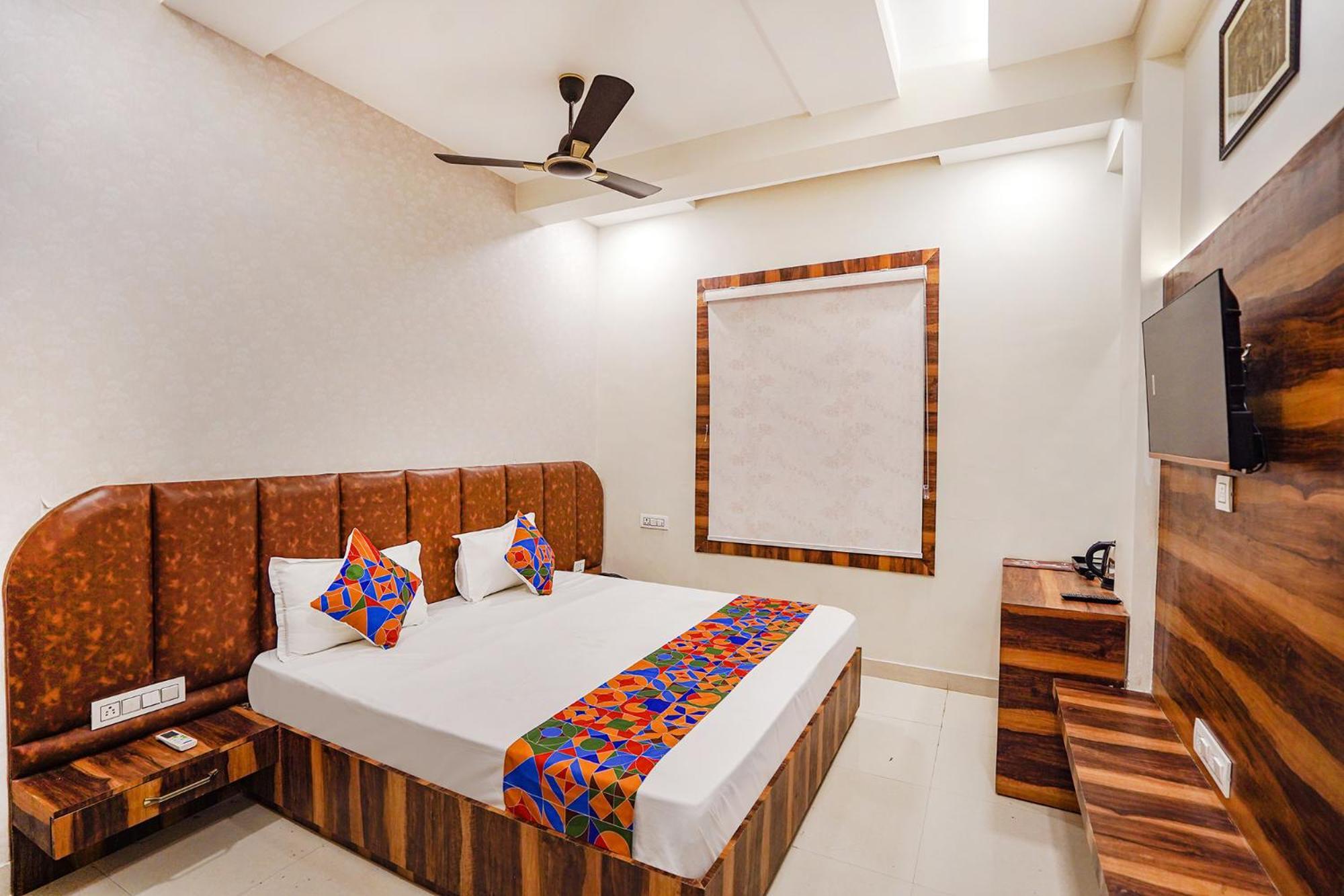 Fabhotel Ts Inn Faithfulganj ภายนอก รูปภาพ